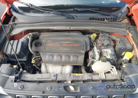 2017 Jeep Renegade Trailhawk 4X4 из США, поврежденный, VIN ZACCJBCB0HPF99295